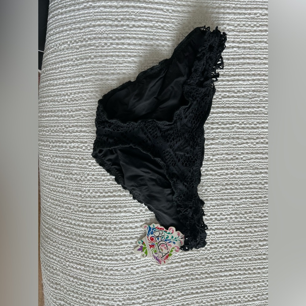 Black BECCA Ruffled Bikini Bottoms